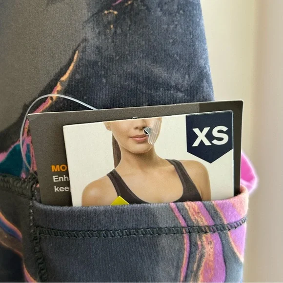 🇯🇲 Colorful Abstract Leggings - Picture 5 of 6